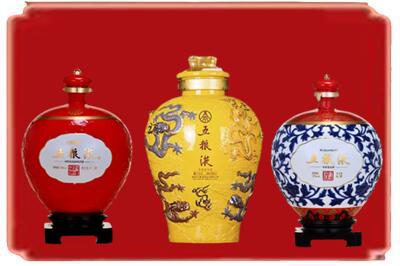 昌吉市玛纳斯县烟酒回收五粮液各种摆件.jpg